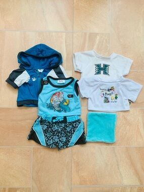 Build-A-Bear Blue & White Hawaiian Graphic T-Shirt, Shorts, & Jacket Outfit